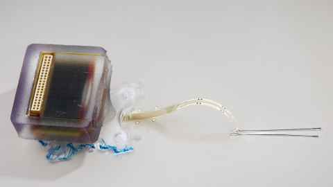 An implantable electronic device