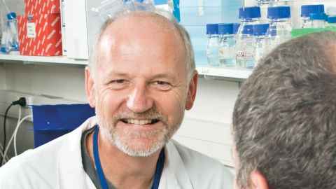 Dr Graham Howie