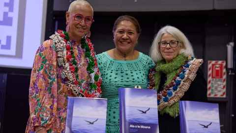 Geraldine Clifford-Lidstone, Prof Jemaima Tiatia-Siau, VC Prof Dawn Freshwater.