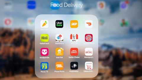 I-phone screen showing food apps including Uber Eats 